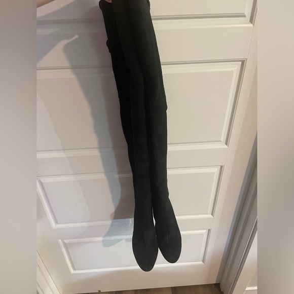 Kelsi Dagger black over the knee boots with gold zipper - Picture 5 of 9